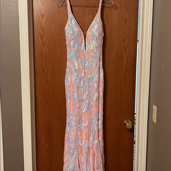 Jovani grown size 4 brand new with tags never worn - Picture 2 of 3